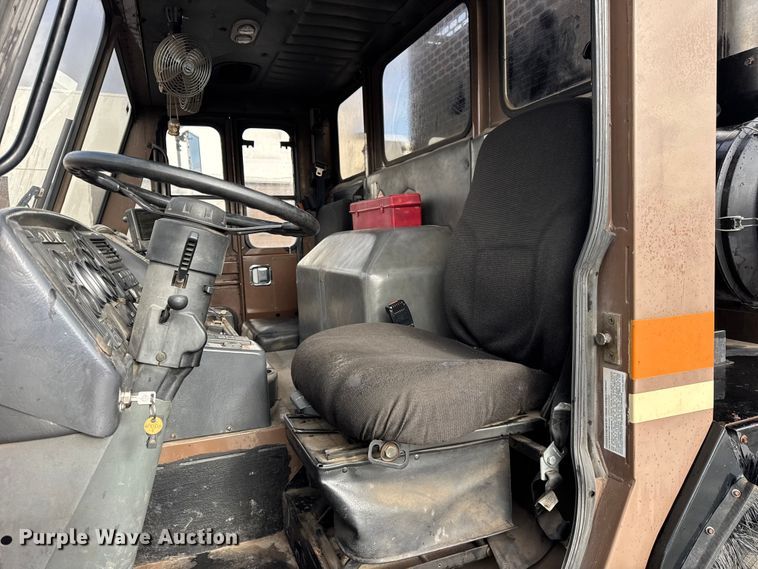 image for item ER0383 2005 Crane Carrier Company refuse truck