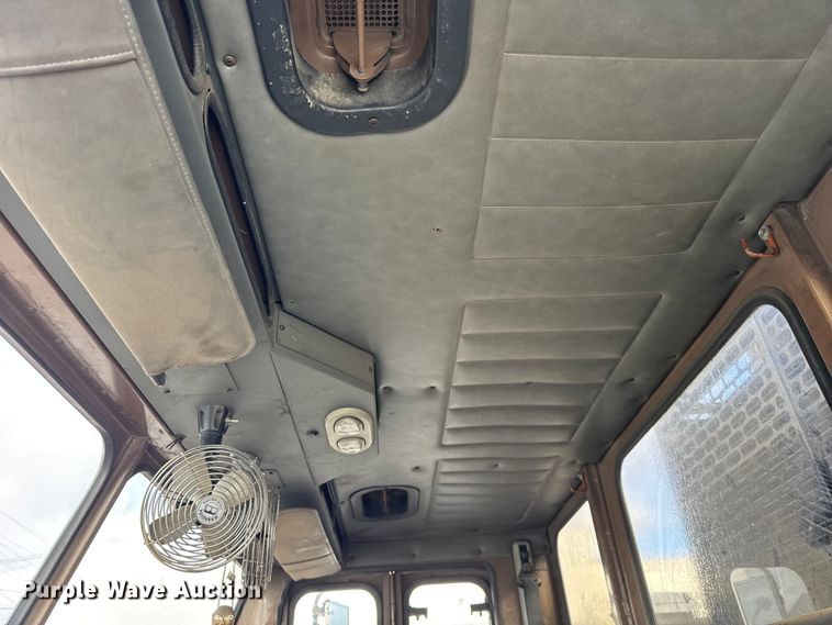 image for item ER0383 2005 Crane Carrier Company refuse truck