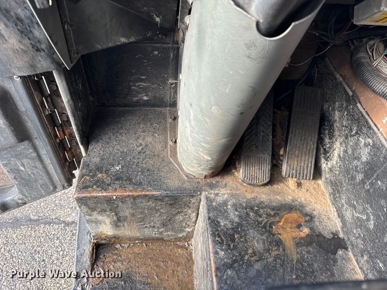 image for item ER0383 2005 Crane Carrier Company refuse truck