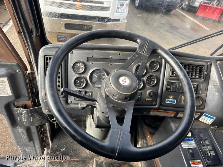 image for item ER0383 2005 Crane Carrier Company refuse truck