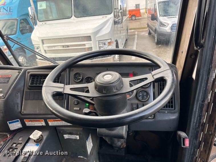 image for item ER0383 2005 Crane Carrier Company refuse truck