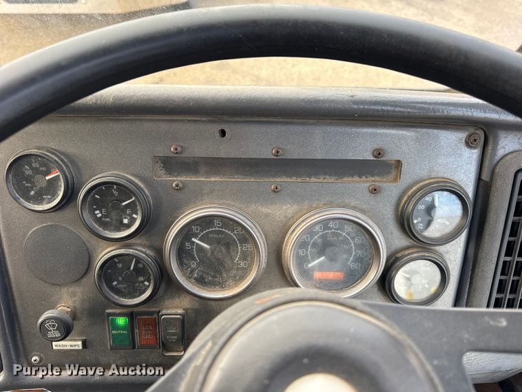 image for item ER0383 2005 Crane Carrier Company refuse truck