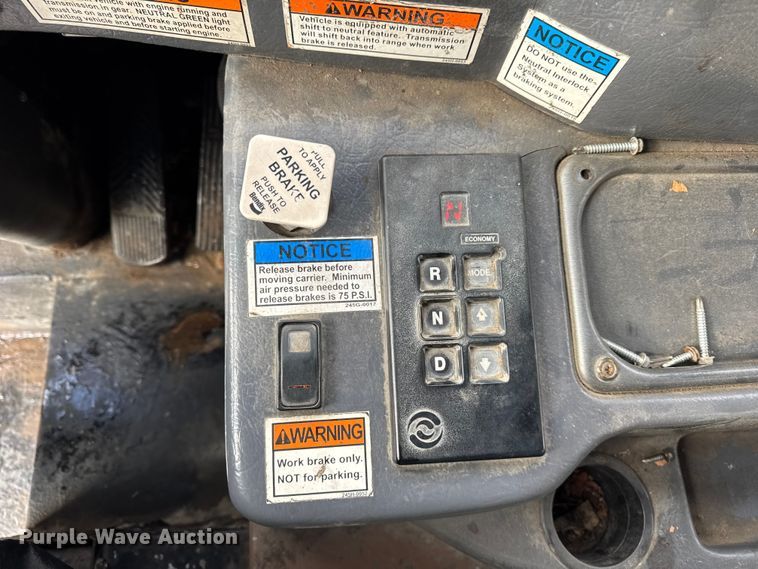 image for item ER0383 2005 Crane Carrier Company refuse truck