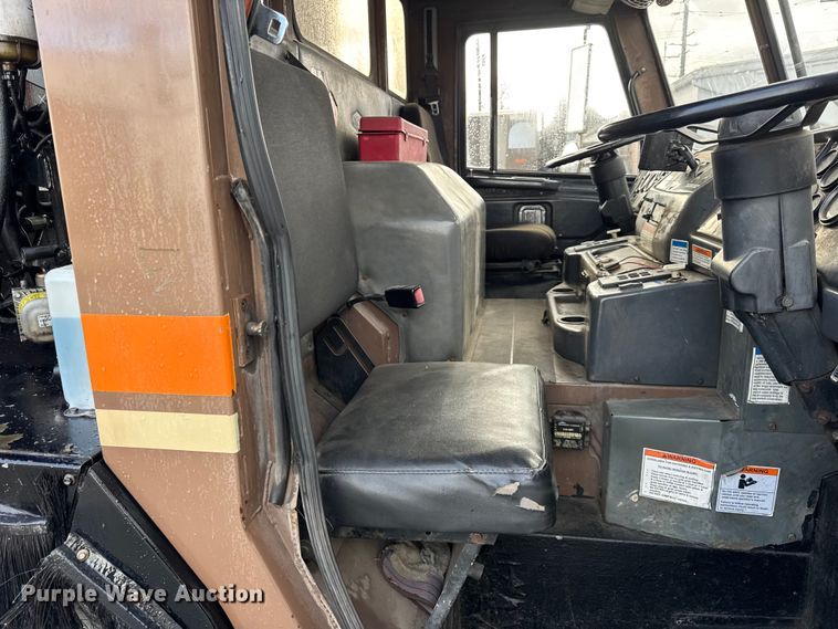 image for item ER0383 2005 Crane Carrier Company refuse truck