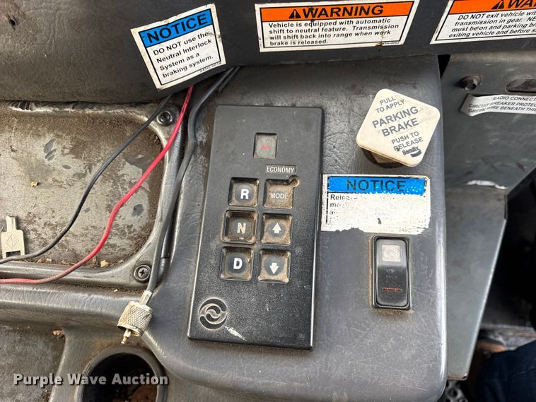 image for item ER0383 2005 Crane Carrier Company refuse truck