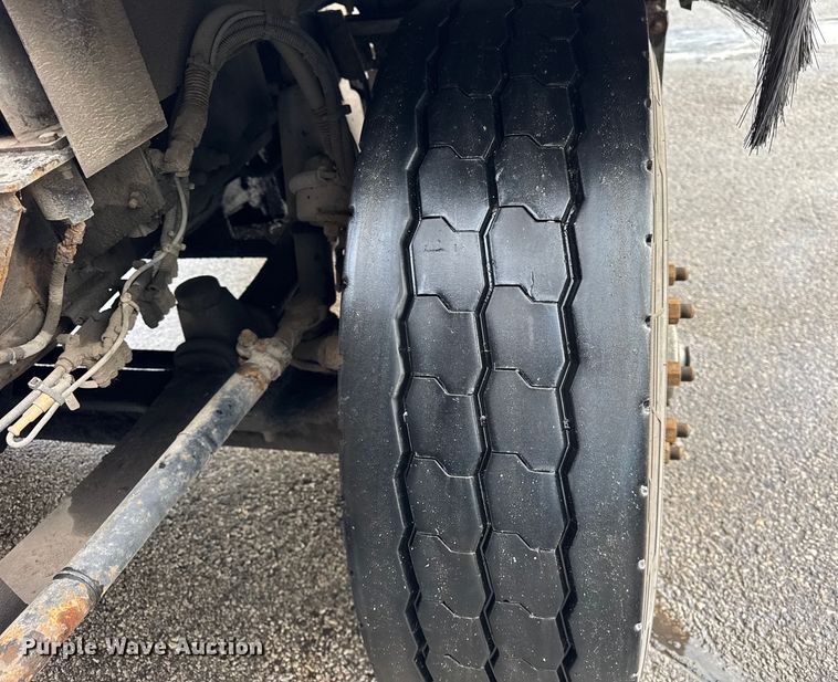 image for item ER0383 2005 Crane Carrier Company refuse truck