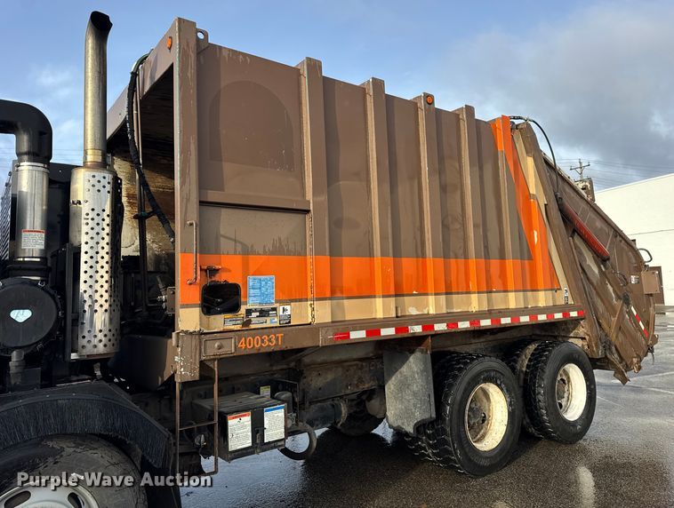 image for item ER0384 2007 Crane Carrier Company refuse truck