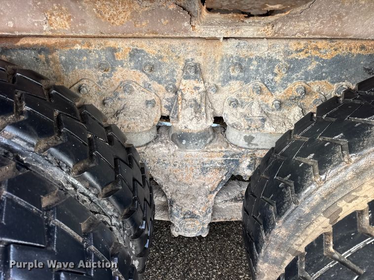 image for item ER0384 2007 Crane Carrier Company refuse truck