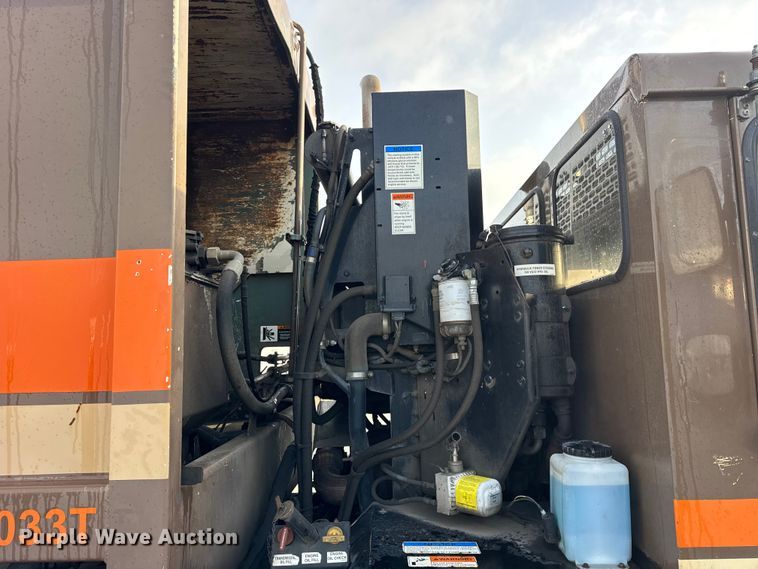 image for item ER0384 2007 Crane Carrier Company refuse truck