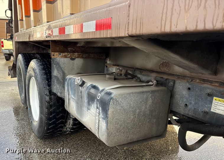 image for item ER0384 2007 Crane Carrier Company refuse truck