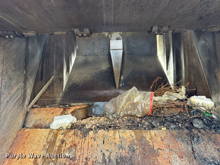 image for item ER0384 2007 Crane Carrier Company refuse truck