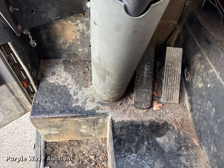 image for item ER0384 2007 Crane Carrier Company refuse truck