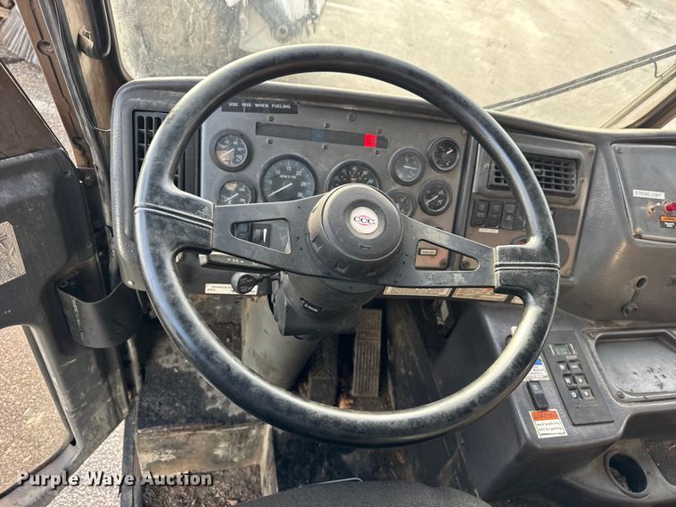 image for item ER0384 2007 Crane Carrier Company refuse truck