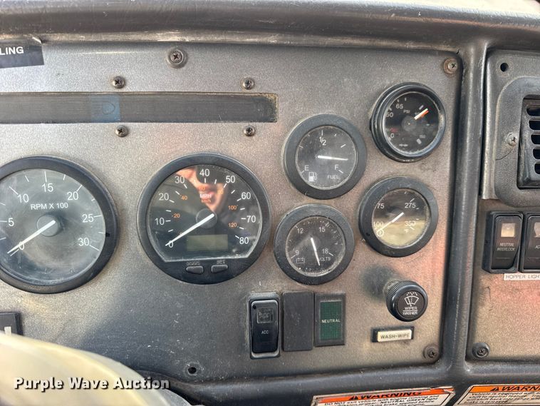 image for item ER0384 2007 Crane Carrier Company refuse truck