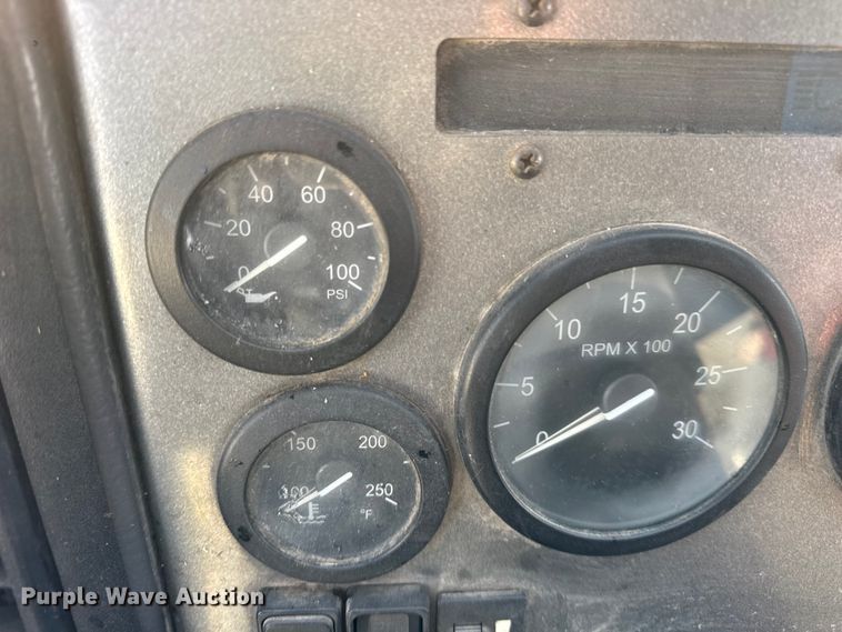 image for item ER0384 2007 Crane Carrier Company refuse truck