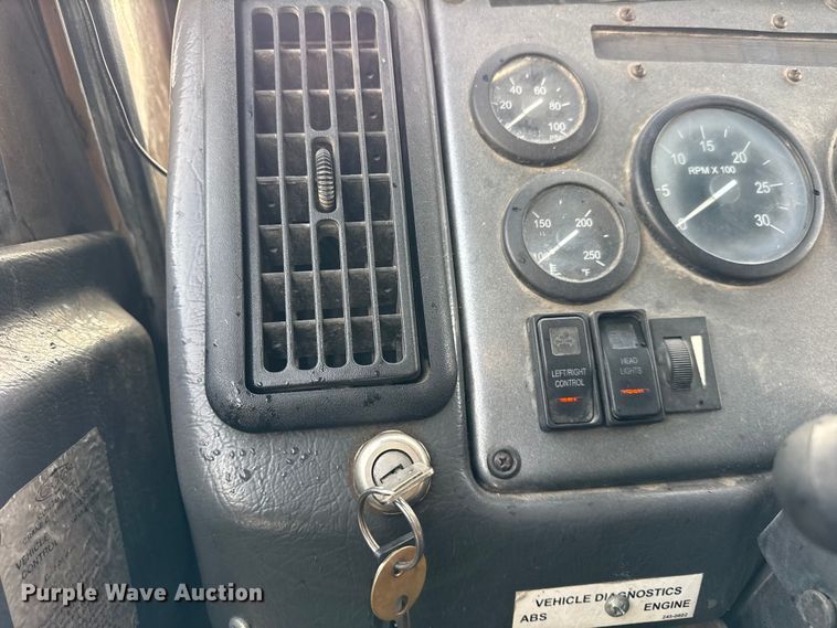 image for item ER0384 2007 Crane Carrier Company refuse truck