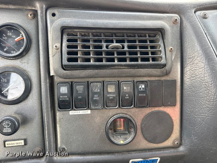 image for item ER0384 2007 Crane Carrier Company refuse truck