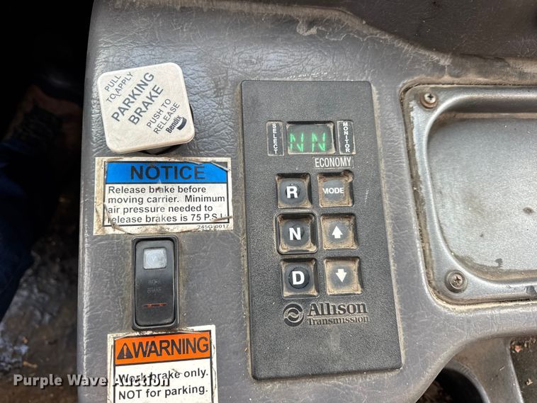 image for item ER0384 2007 Crane Carrier Company refuse truck