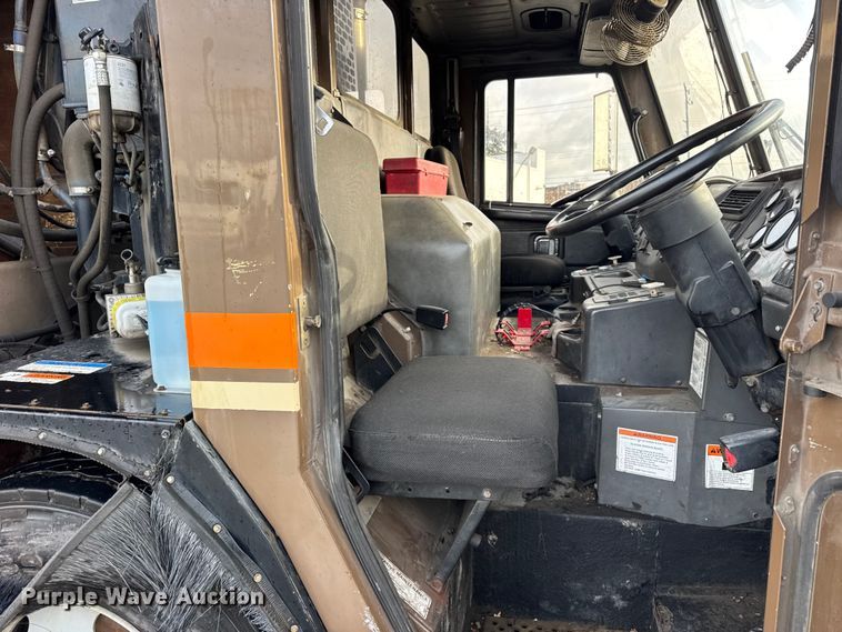 image for item ER0384 2007 Crane Carrier Company refuse truck