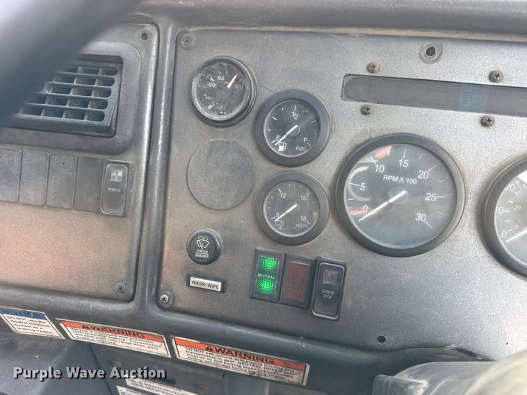 image for item ER0384 2007 Crane Carrier Company refuse truck