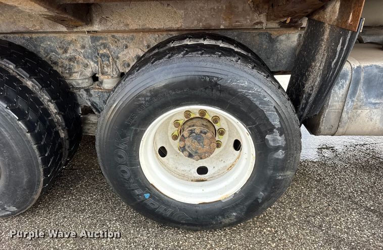 image for item ER0384 2007 Crane Carrier Company refuse truck