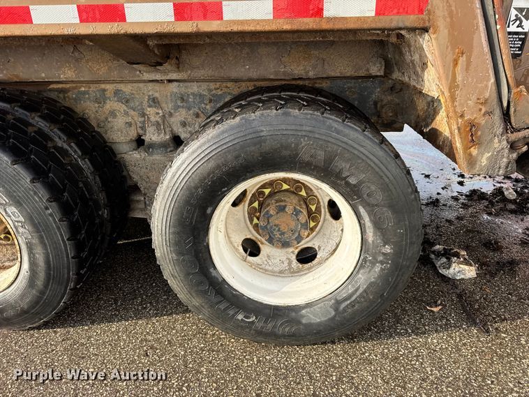 image for item ER0384 2007 Crane Carrier Company refuse truck