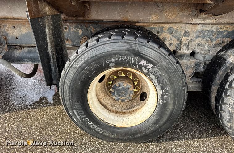 image for item ER0384 2007 Crane Carrier Company refuse truck