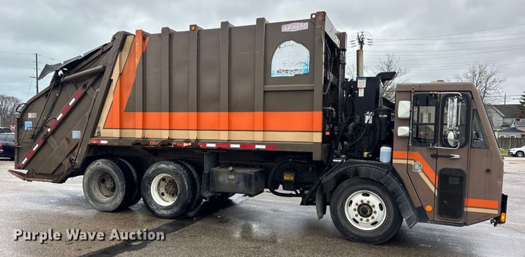 image for item ER0385 2005 Crane Carrier Company refuse truck