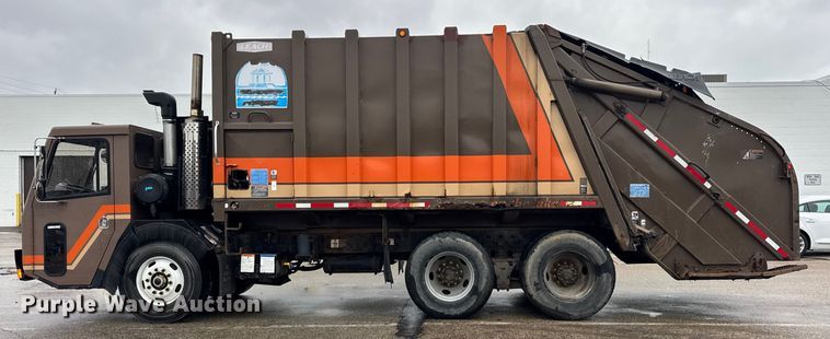 image for item ER0385 2005 Crane Carrier Company refuse truck