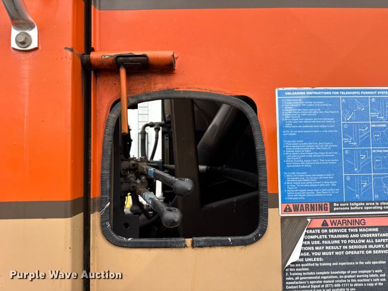 image for item ER0385 2005 Crane Carrier Company refuse truck