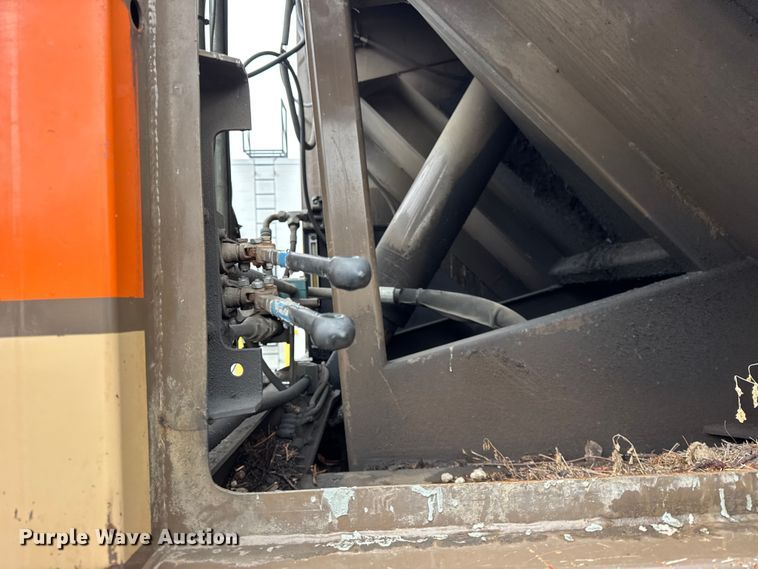 image for item ER0385 2005 Crane Carrier Company refuse truck