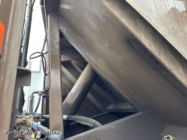 image for item ER0385 2005 Crane Carrier Company refuse truck