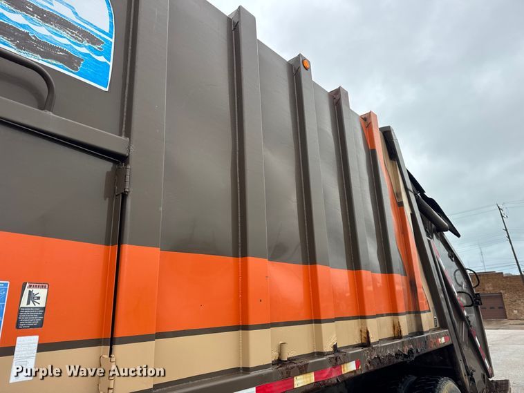 image for item ER0385 2005 Crane Carrier Company refuse truck