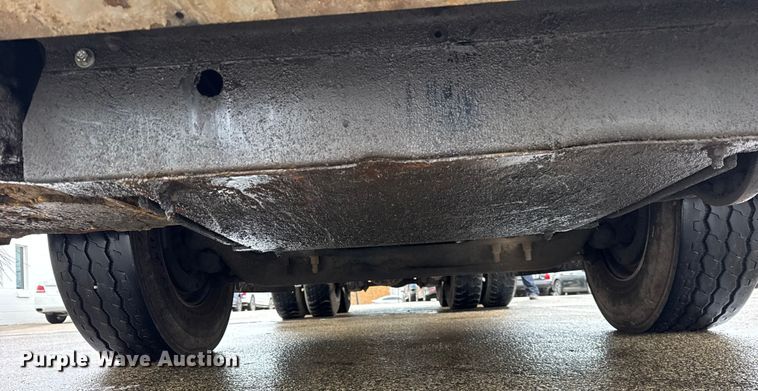 image for item ER0385 2005 Crane Carrier Company refuse truck