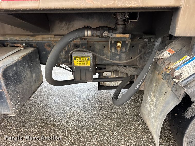 image for item ER0385 2005 Crane Carrier Company refuse truck