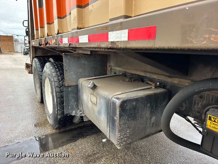 image for item ER0385 2005 Crane Carrier Company refuse truck