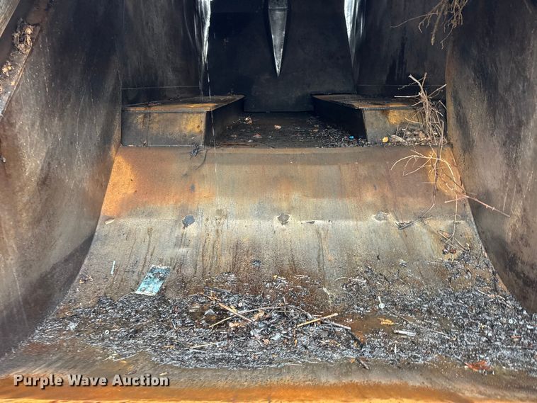 image for item ER0385 2005 Crane Carrier Company refuse truck