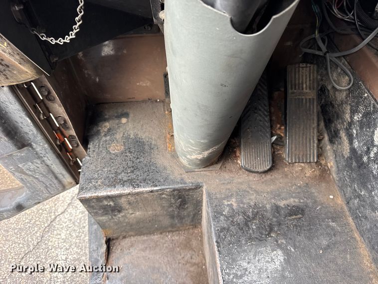 image for item ER0385 2005 Crane Carrier Company refuse truck