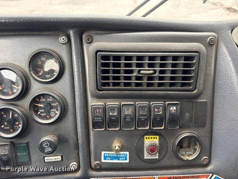 image for item ER0385 2005 Crane Carrier Company refuse truck