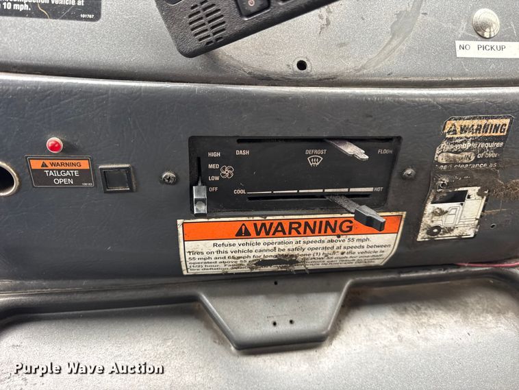 image for item ER0385 2005 Crane Carrier Company refuse truck