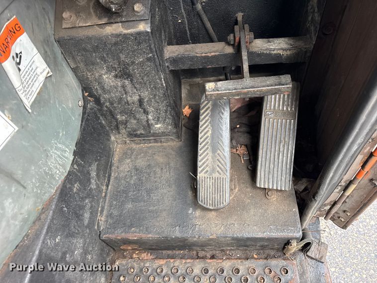 image for item ER0385 2005 Crane Carrier Company refuse truck