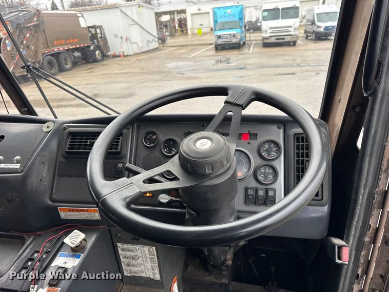 image for item ER0385 2005 Crane Carrier Company refuse truck