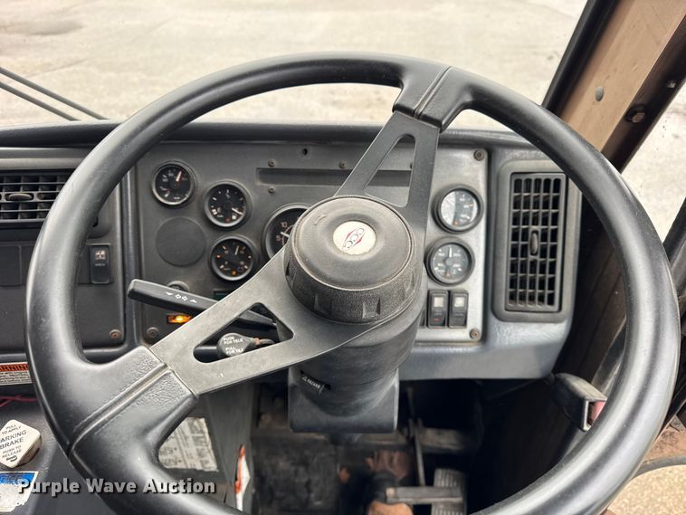 image for item ER0385 2005 Crane Carrier Company refuse truck