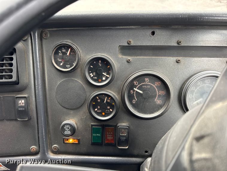 image for item ER0385 2005 Crane Carrier Company refuse truck