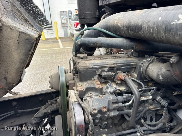 image for item ER0385 2005 Crane Carrier Company refuse truck