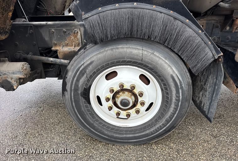 image for item ER0385 2005 Crane Carrier Company refuse truck