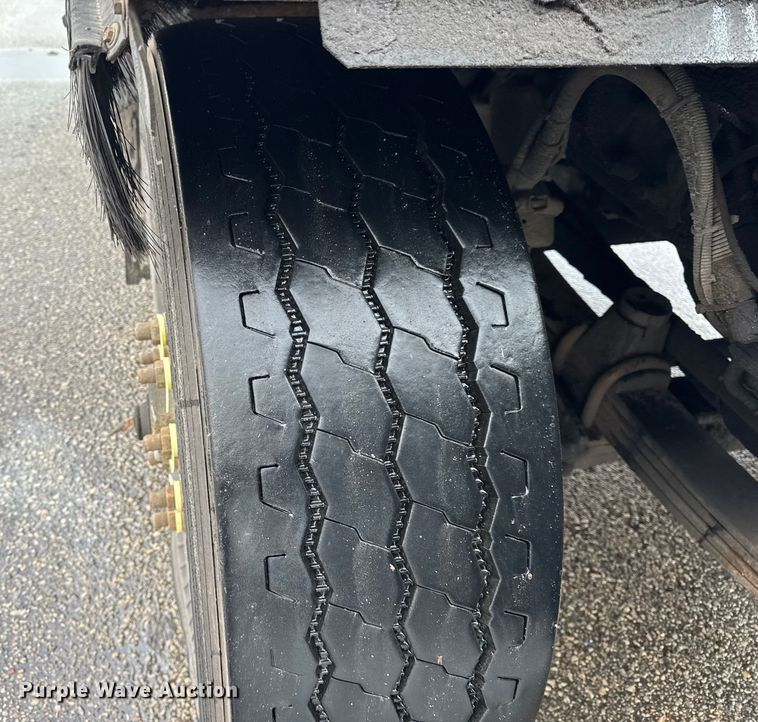 image for item ER0385 2005 Crane Carrier Company refuse truck