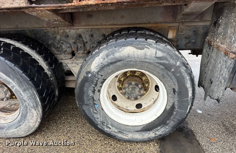 image for item ER0385 2005 Crane Carrier Company refuse truck