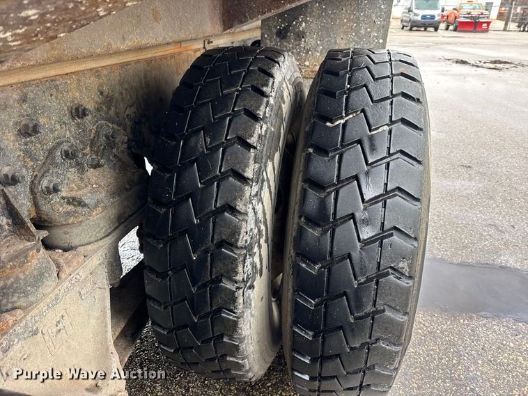 image for item ER0385 2005 Crane Carrier Company refuse truck