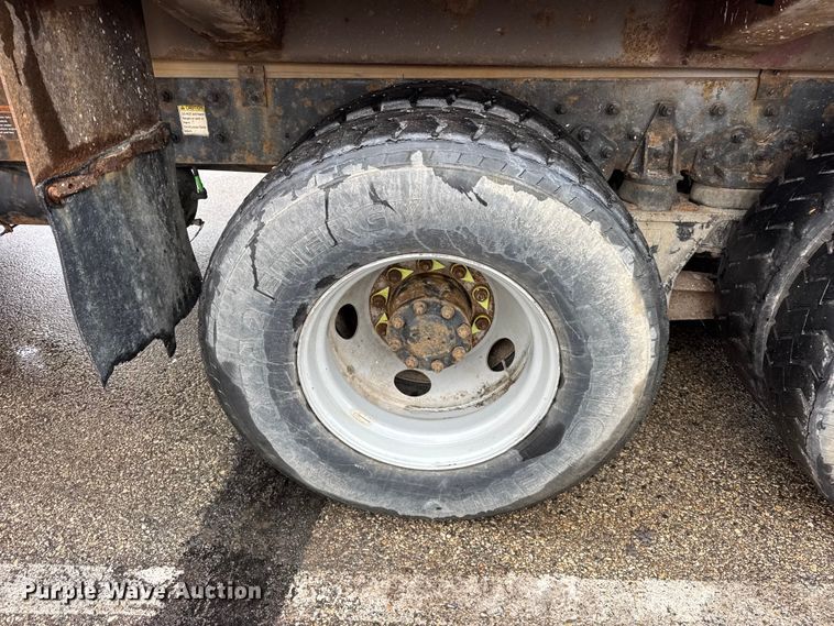 image for item ER0385 2005 Crane Carrier Company refuse truck